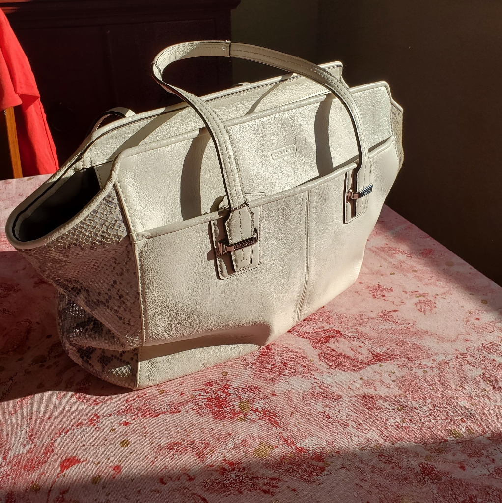 Coach Sholder Bag In Creamy White Leather With Python Ends - Good Condition